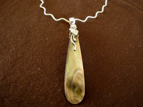 Silver Flower Mother of Pearl Pendant